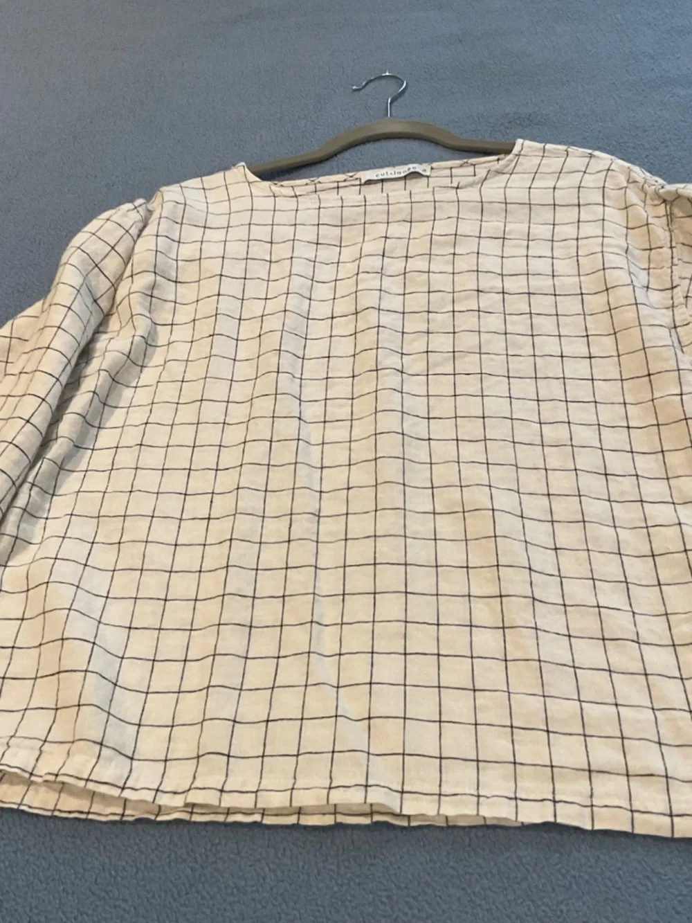 Cut Loose Linen Top - Picture 6 of 6